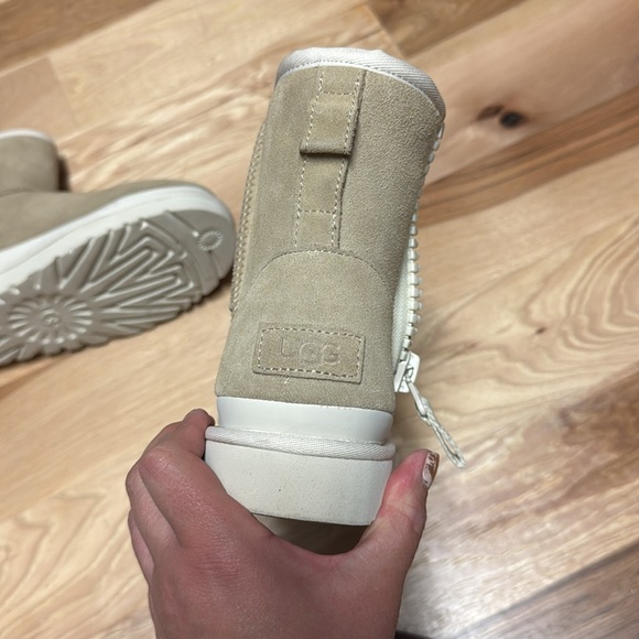 Ugg Boots - Picture 4 of 5